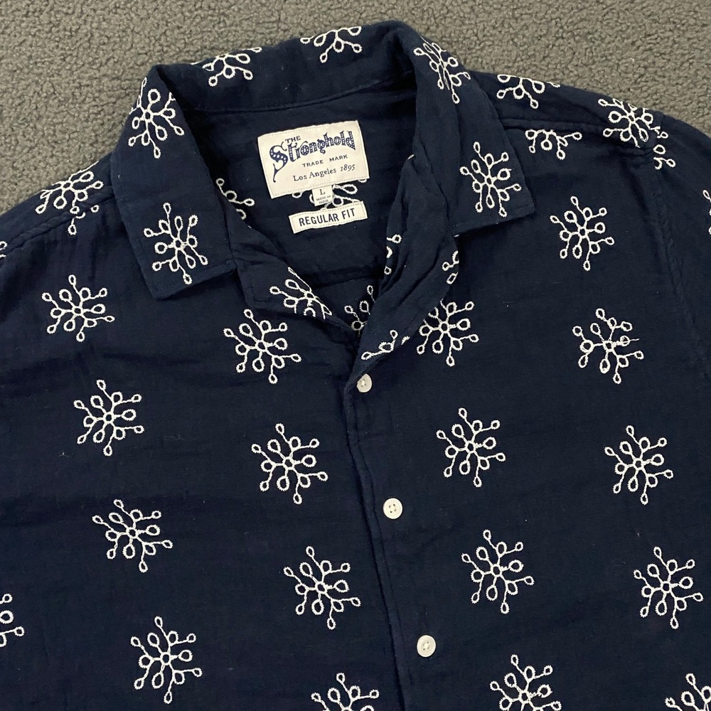 The Stronghold Shirt Mens Large Blue Embroidered Boxy Vintage Style Camp Collar